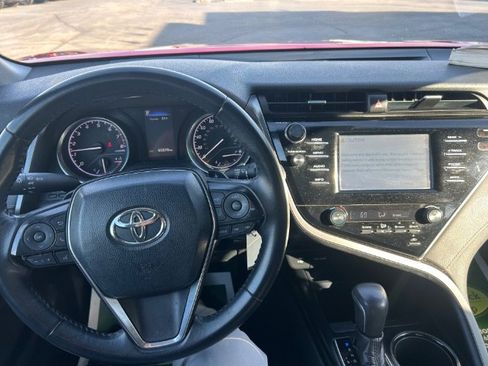 Used 2018 Toyota Camry LE image 17