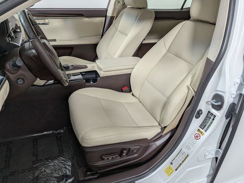 Used 2017 Lexus ES 350 w/ Premium Package image 14