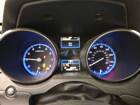 Used 2017 Subaru Outback 2.5i Premium AWD/4WD image 32
