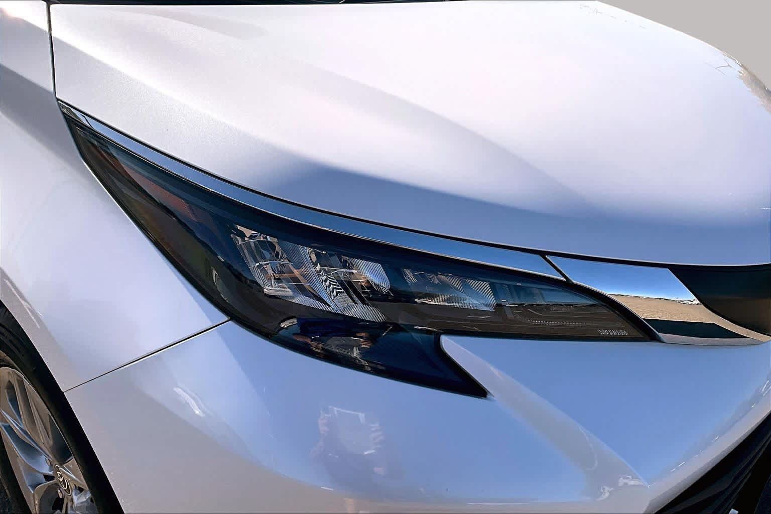 Certified 2025 Toyota Sienna XLE w/ XLE Plus Package AWD/4WD image 27