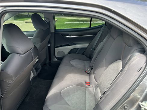 Used 2020 Toyota Camry LE FWD image 27