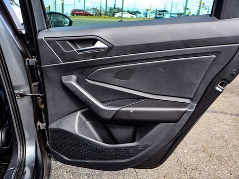 Used 2023 Volkswagen Jetta SE w/ Panoramic Sunroof Package image 39