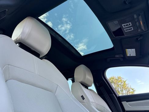 Used 2024 Jaguar XF R-Dynamic SE image 24