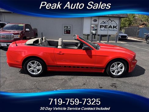Used 2014 Ford Mustang Convertible RWD image 16