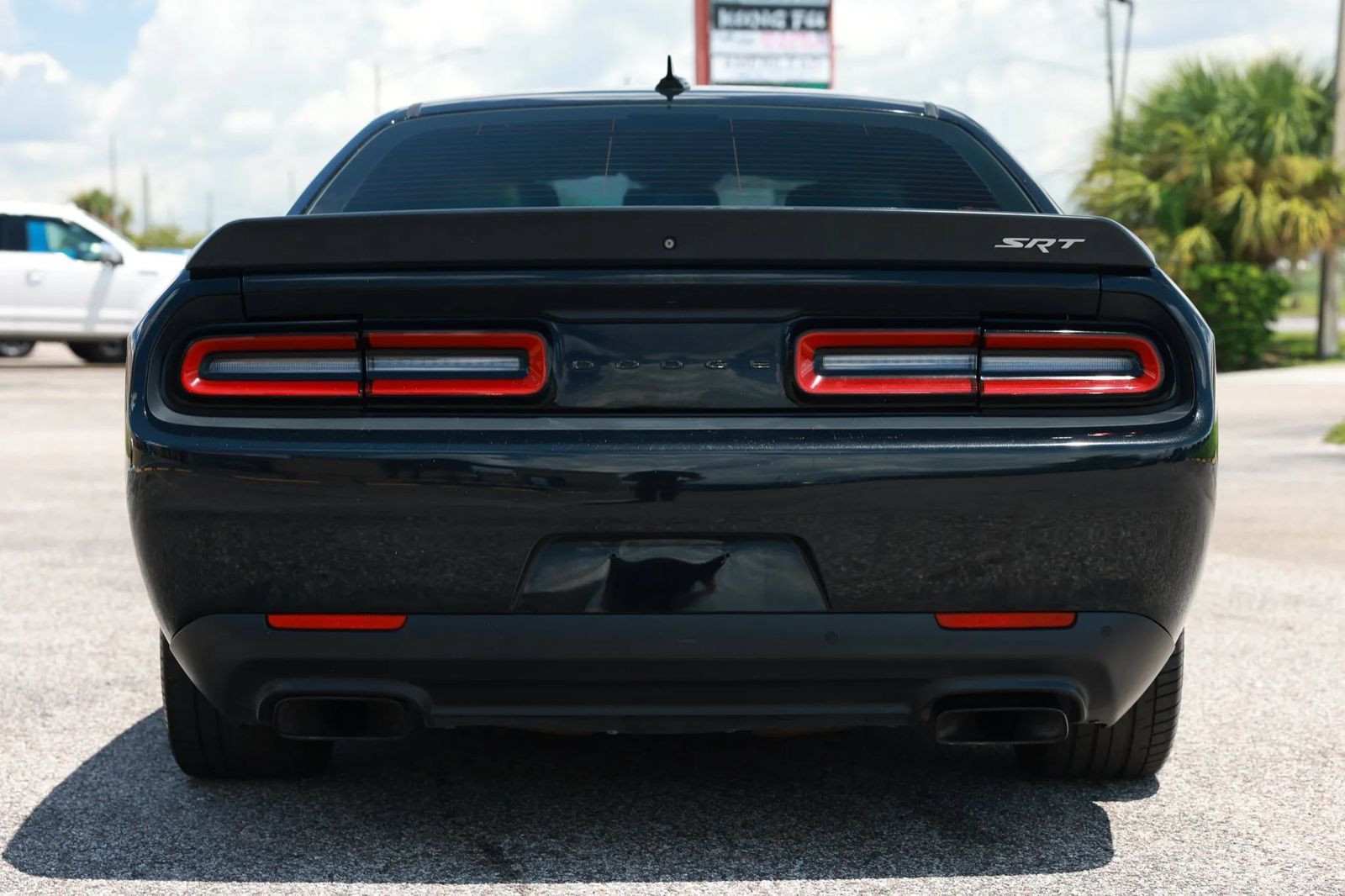 Used 2015 Dodge Challenger SRT Hellcat RWD image 4