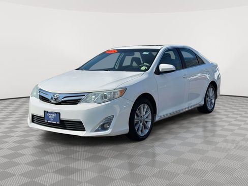 Used 2013 Toyota Camry XLE w/ Preferred Accessory Pkg image 3