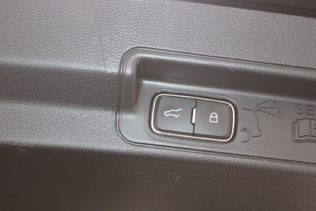 Used 2025 Ford Explorer ST-Line AWD/4WD image 33