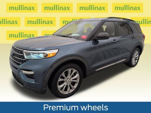 Used 2020 Ford Explorer XLT w/ Equipment Group 202A image 14