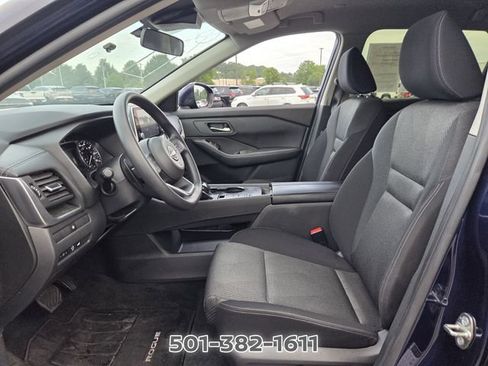 Used 2024 Nissan Rogue SV FWD image 9