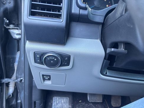 Used 2017 Ford F150 XL w/ Equipment Group 101A Mid image 14