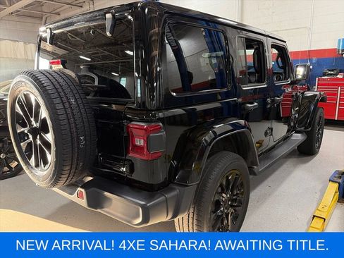 Used 2023 Jeep Wrangler Unlimited Sahara w/ Cold Weather Group AWD/4WD image 4