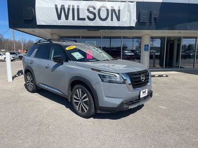 Used 2022 Nissan Pathfinder Platinum w/ Cargo Package