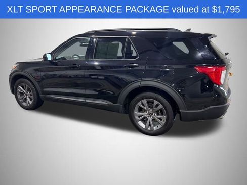 Used 2022 Ford Explorer XLT w/ Equipment Group 202A image 3