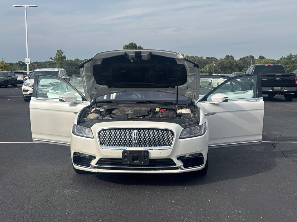 Used 2018 Lincoln Continental Select AWD/4WD image 26