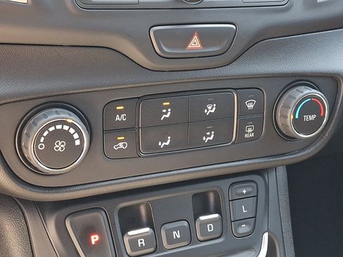 Used 2020 GMC Terrain SLE FWD image 16