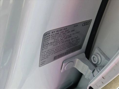 Used 2025 Audi Q5 Premium Plus w/ Premium Plus image 25