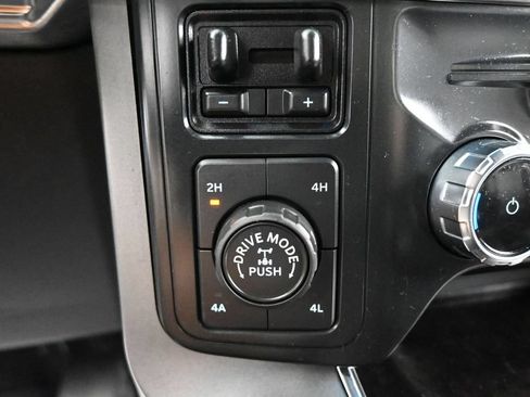 Used 2022 Ford F150 Lariat w/ Max Trailer Tow Package AWD/4WD image 17