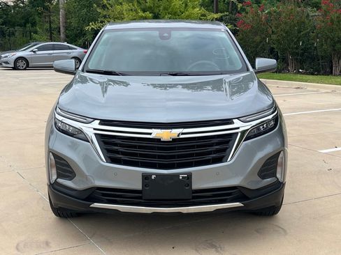Used 2023 Chevrolet Equinox LT FWD image 2