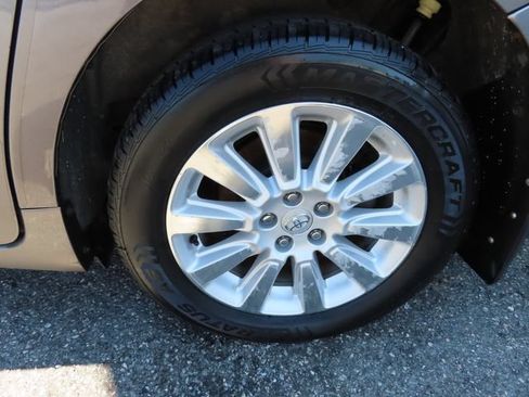 Used 2016 Toyota Sienna LE AWD/4WD image 33