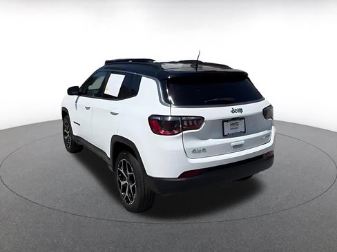 Used 2025 Jeep Compass Limited AWD/4WD image 11
