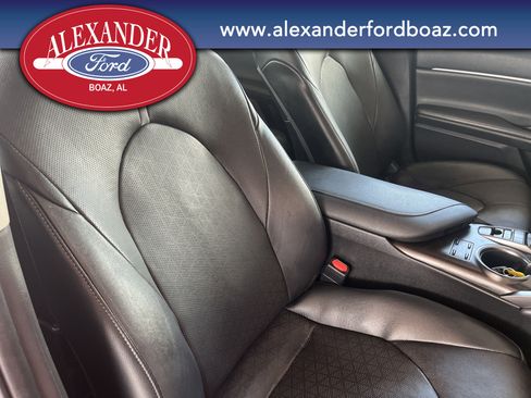 Used 2021 Toyota Camry XSE image 16