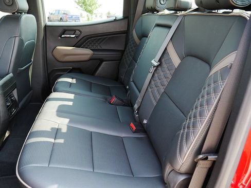 Used 2023 GMC Canyon Denali AWD/4WD image 16