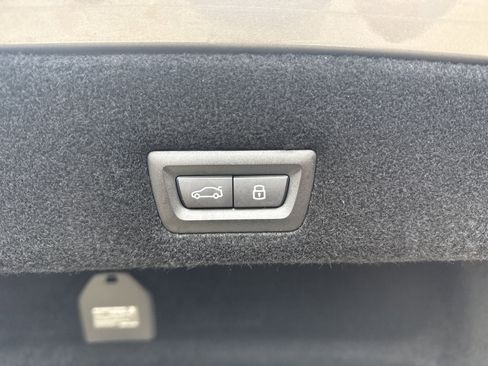 New 2026 BMW 750e xDrive image 26