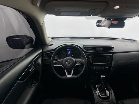 Used 2019 Nissan Rogue S image 20