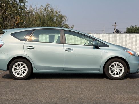 Used 2014 Toyota Prius V Three FWD image 3