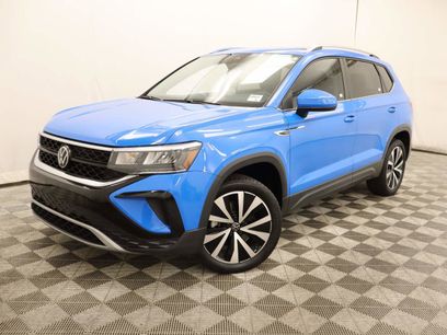 Certified 2023 Volkswagen Taos SE w/ Panoramic Sunroof Package