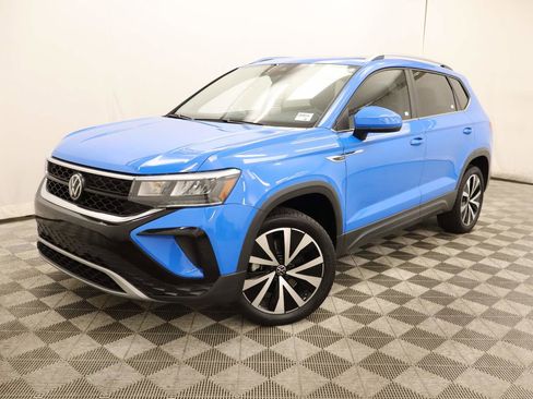 Certified 2023 Volkswagen Taos SE w/ Panoramic Sunroof Package image 1