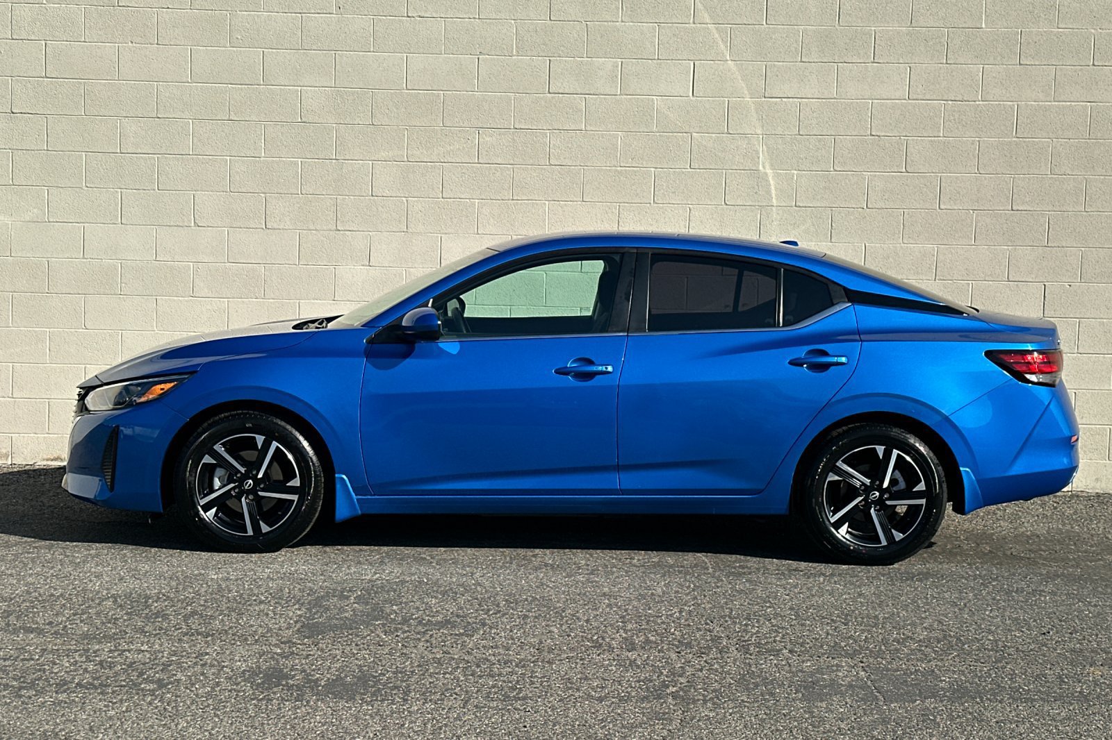 Used 2024 Nissan Sentra SV FWD image 7