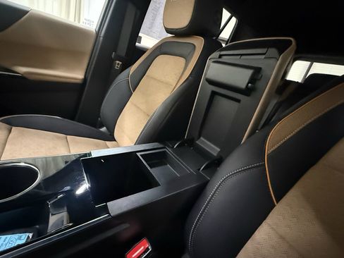 Certified 2025 Chevrolet Equinox ACTIV w/ Safety and Technology Package image 38