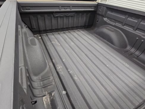 Used 2022 Chevrolet Colorado ZR2 AWD/4WD image 32
