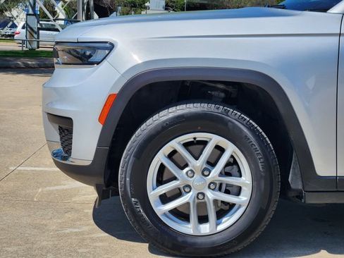 Used 2024 Jeep Grand Cherokee L Laredo image 5