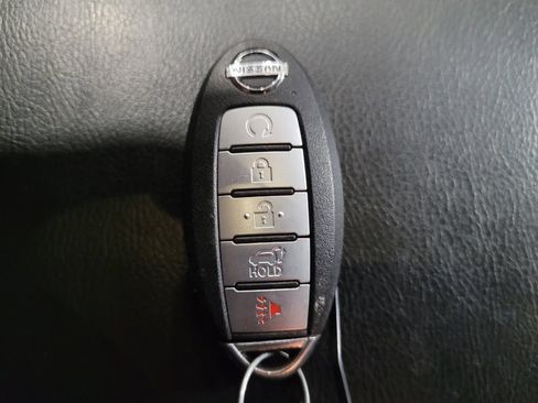 Used 2020 Nissan Pathfinder SL AWD/4WD image 32