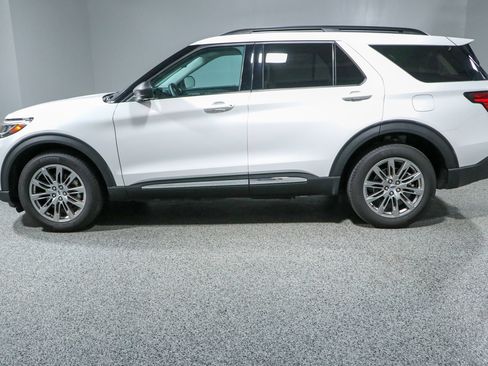Used 2025 Ford Explorer Active w/ Active Comfort Package AWD/4WD image 10