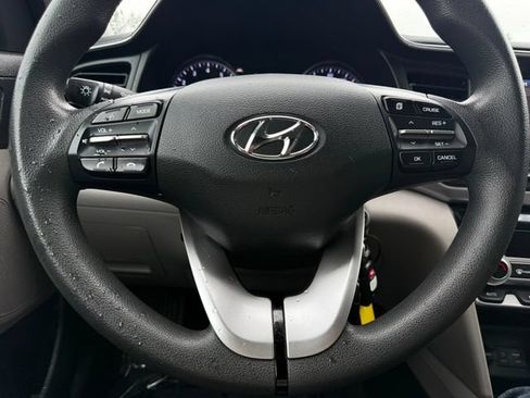 Used 2020 Hyundai Elantra SEL w/ Cargo Package (C1) FWD image 10