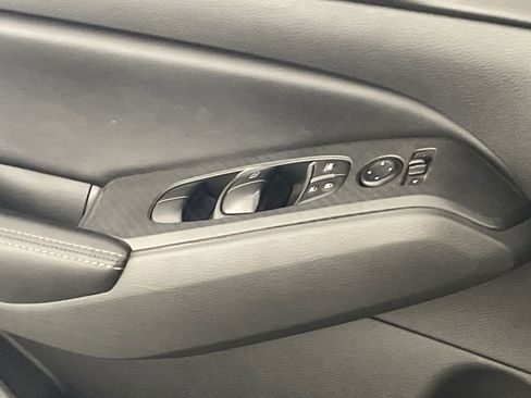 Used 2024 Nissan Altima 2.5 SV image 17