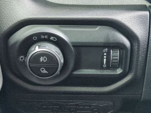 Certified 2025 Jeep Gladiator Sport AWD/4WD image 17