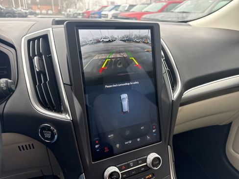 Used 2023 Ford Edge Titanium w/ Class II Trailer Tow Package image 40