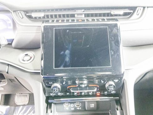 New 2025 Jeep Grand Cherokee L Altitude image 21