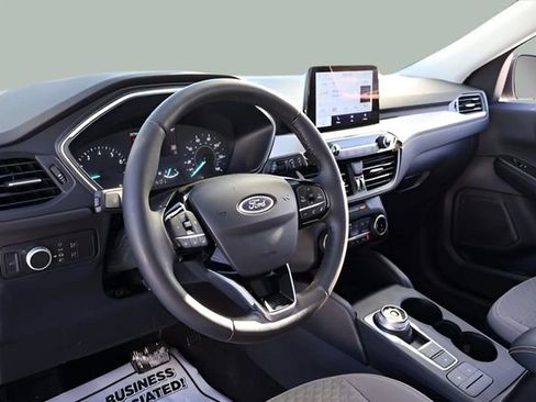 Used 2022 Ford Escape SE w/ SE Sport Appearance Package image 10