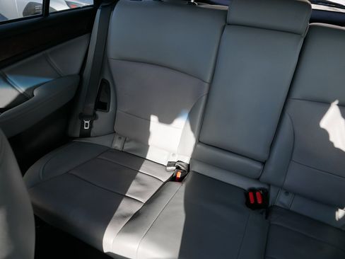 Used 2018 Subaru Outback 2.5i Limited image 12