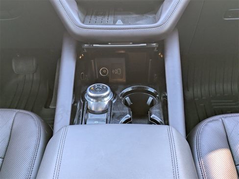 Used 2025 Ford Explorer Platinum image 25