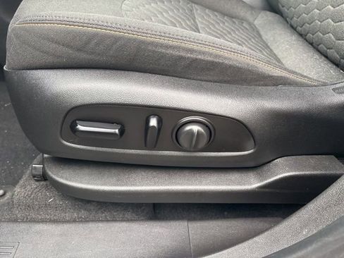 Used 2020 Chevrolet Equinox LT image 45