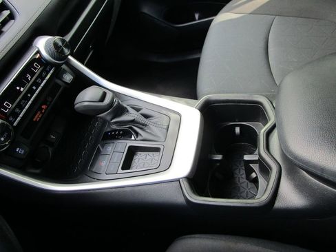 Used 2022 Toyota RAV4 XLE image 33