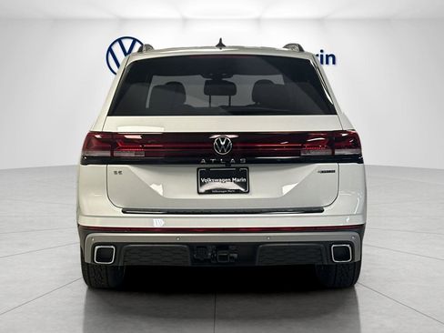 New 2025 Volkswagen Atlas Peak Edition SE image 4