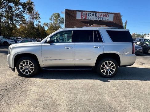 Used 2018 GMC Yukon Denali image 2
