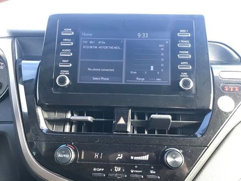 Used 2023 Toyota Camry SE image 9